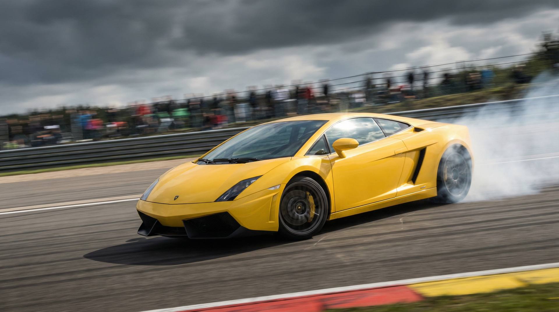 四虎视频赛道漂移短视频